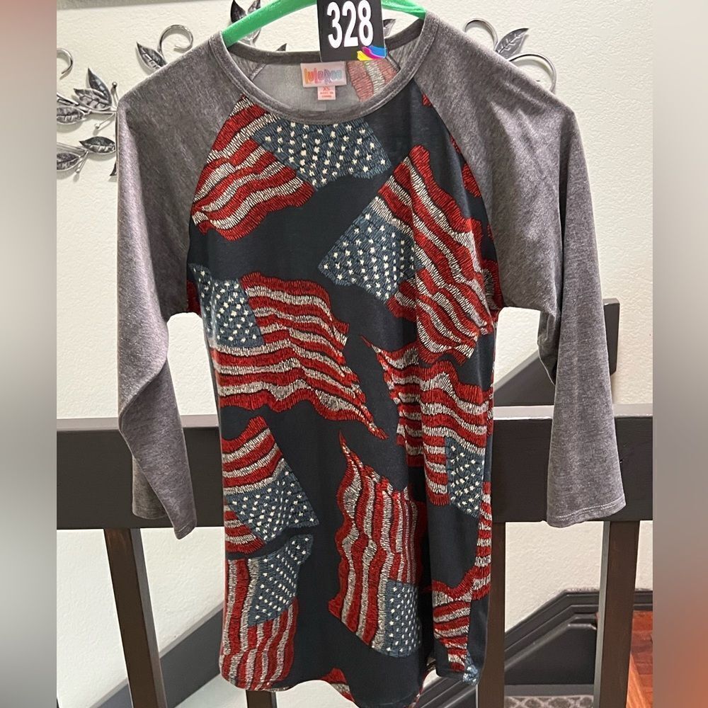 LuLaRoe Patriotic Raglan Flag ShirtSize XS #328